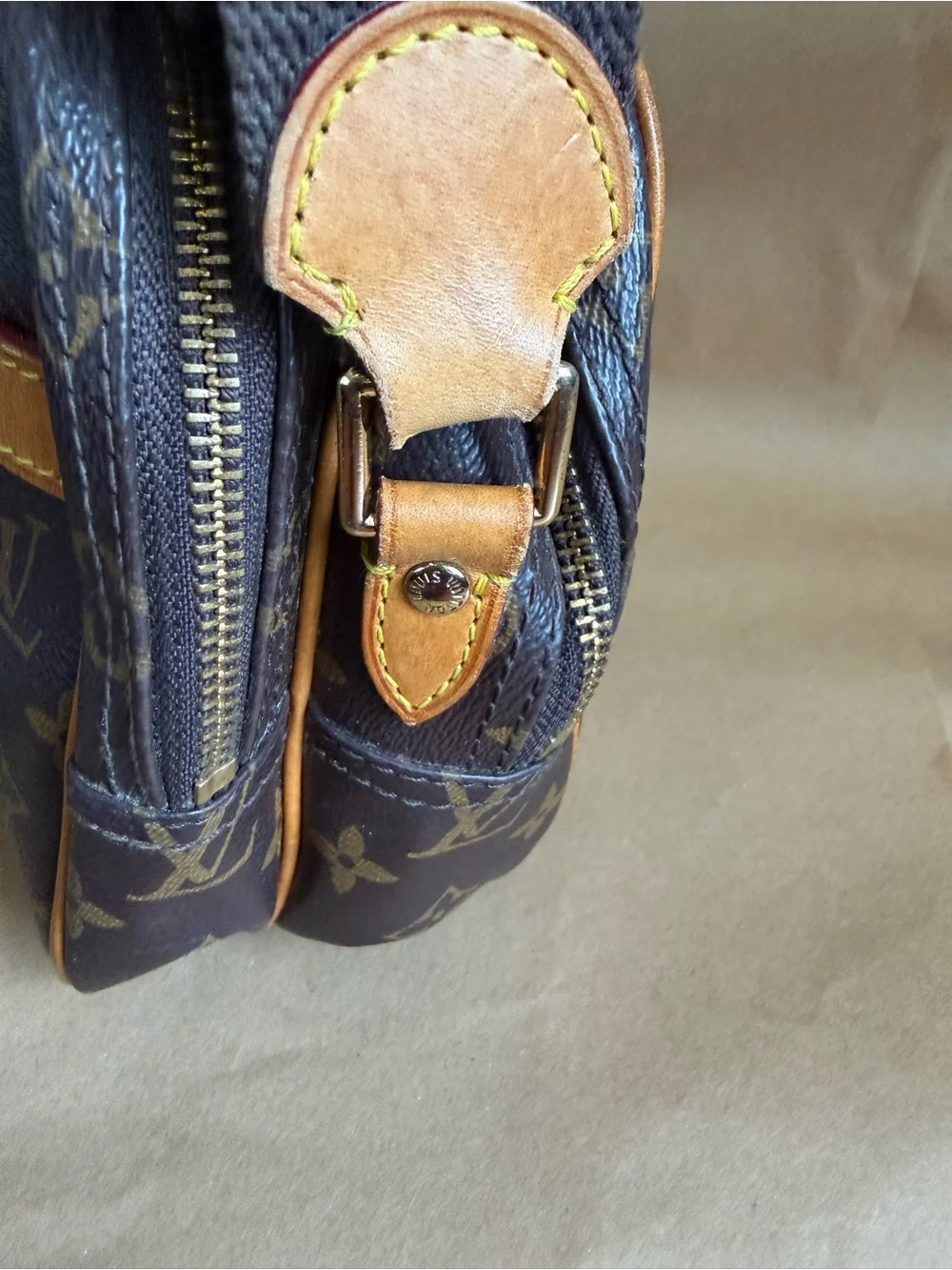 Louis Vuitton Reporter PM Crossbody Bag in Monogram Canvas